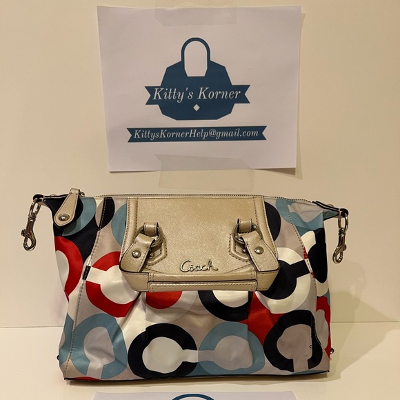 Coach Handbags - Vintage Coach Purse